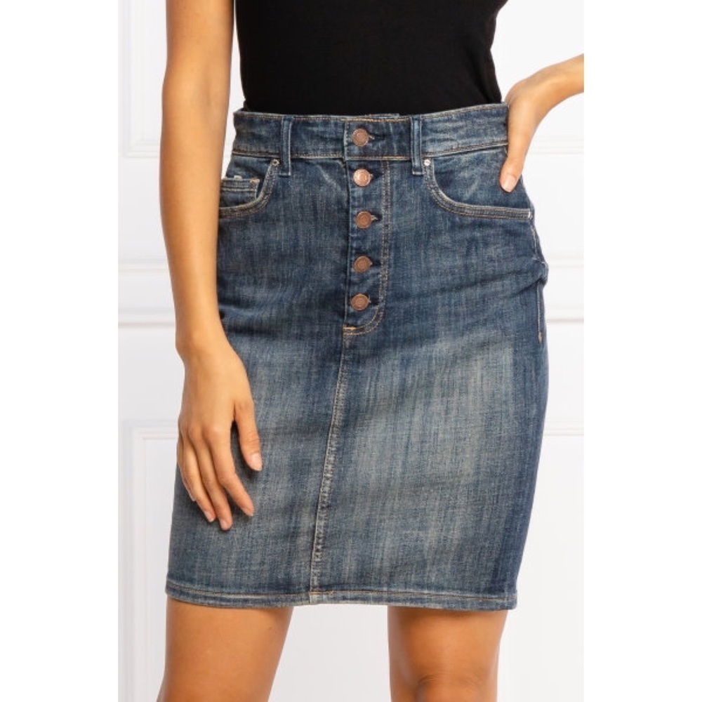 New GUESS Women’s Deha Denim Skirt SZ 26